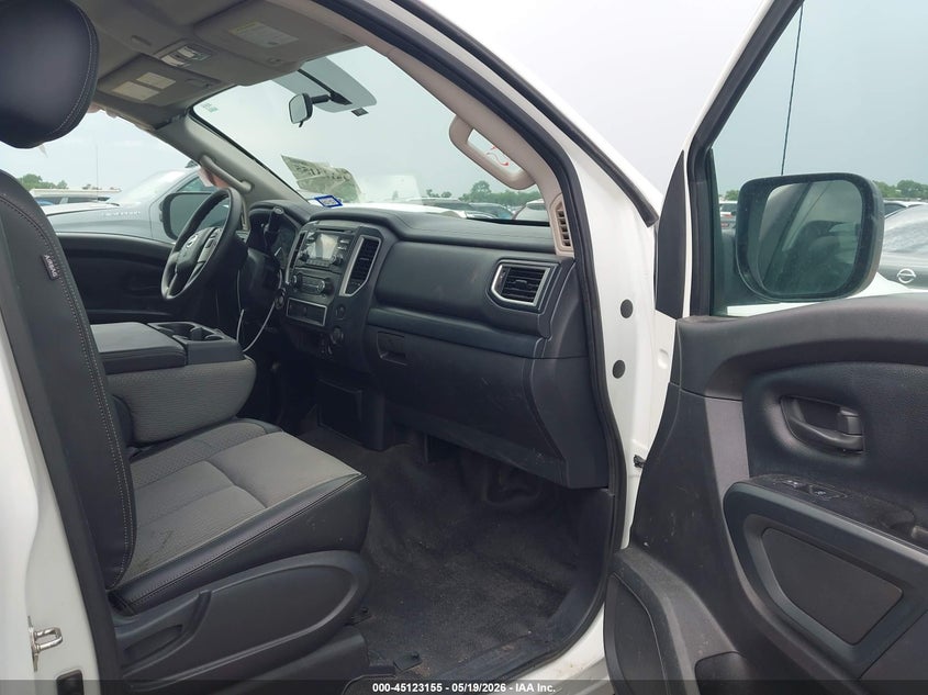 2017 NISSAN TITAN auction photo 5