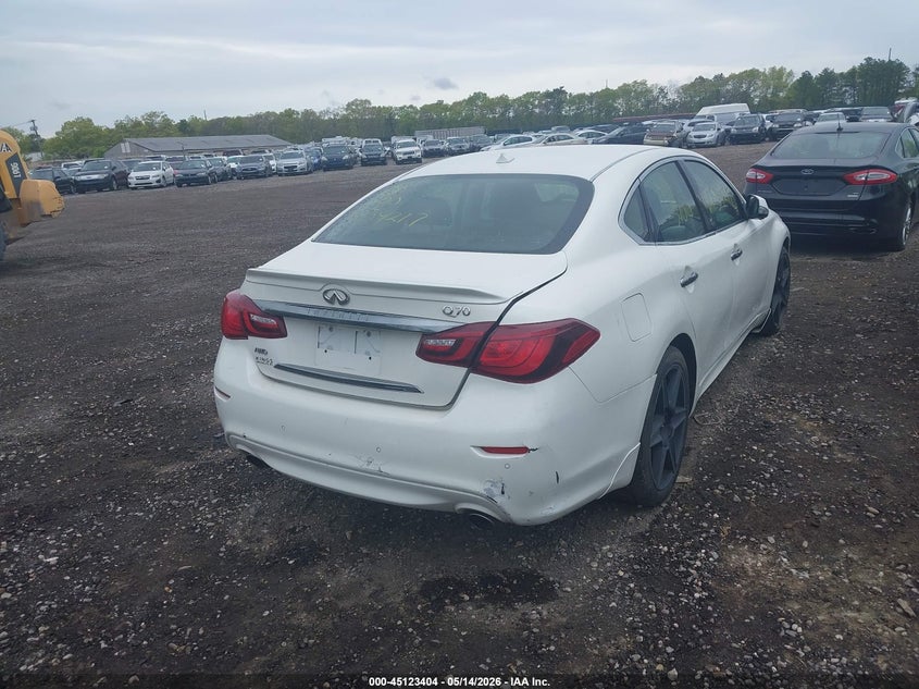 2016 INFINITI Q70 auction photo 4