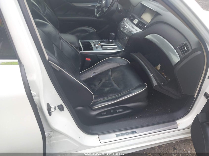 2016 INFINITI Q70 auction photo 5