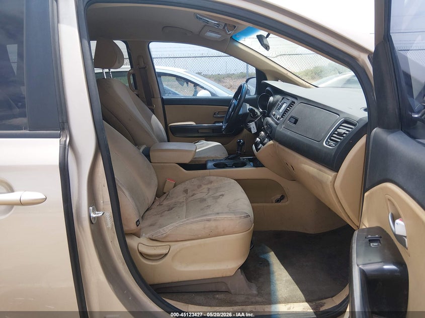2016 KIA SEDONA auction photo 5