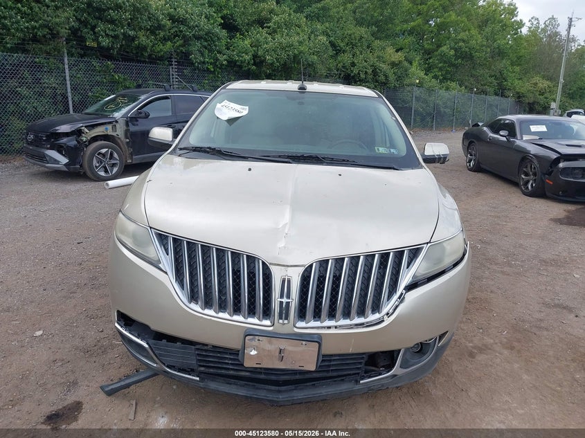 2011 Lincoln Mkx 3.7 gold Lot 111045123580 Vin 2LMDJ8JK9BBJ32379
