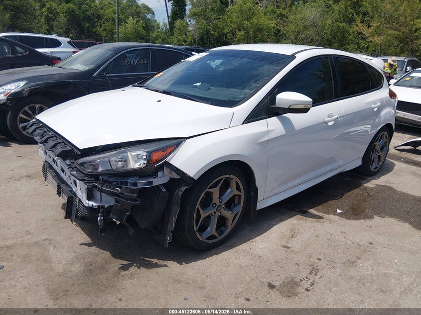 Vin: 1fadp3l95jl233564, lot: 45621222, ford focus st 20182