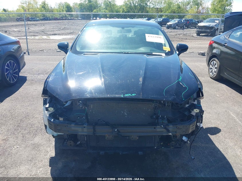 VIN 3FA6P0HD9JR203201 2018 FORD FUSION SE