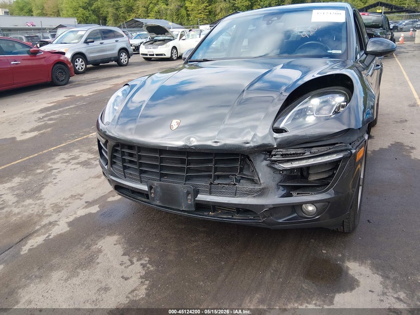 2018 Porsche Macan VIN: WP1AA2A55JLB02917 Lot: 45124200
