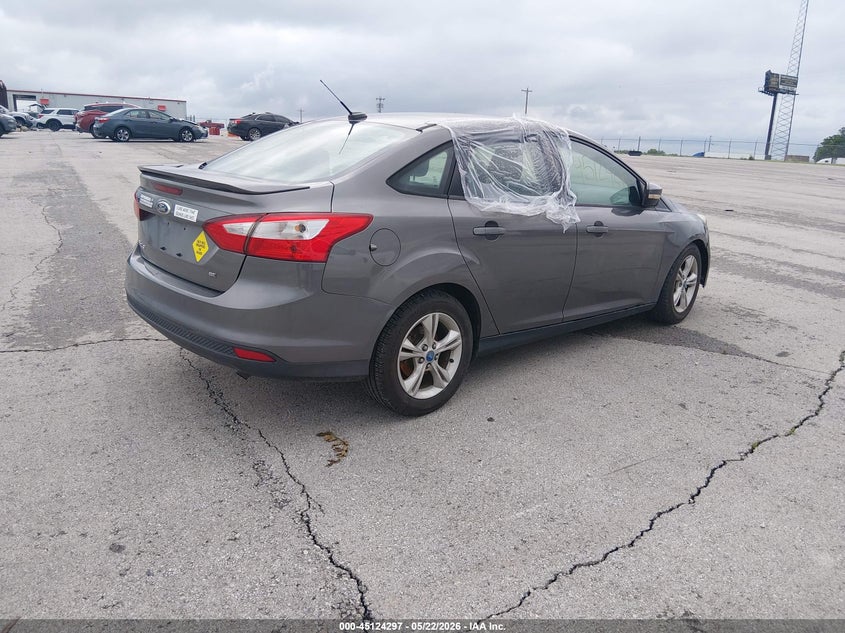 Vin: 1fahp3f20cl273585, lot: 45621913, ford focus se 20124