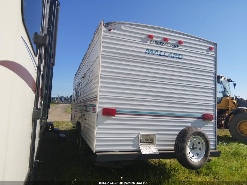 2001 FLEETWOOD MALLARD auction photo 3