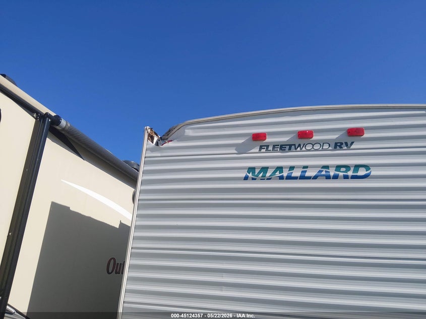 2001 FLEETWOOD MALLARD auction photo 6