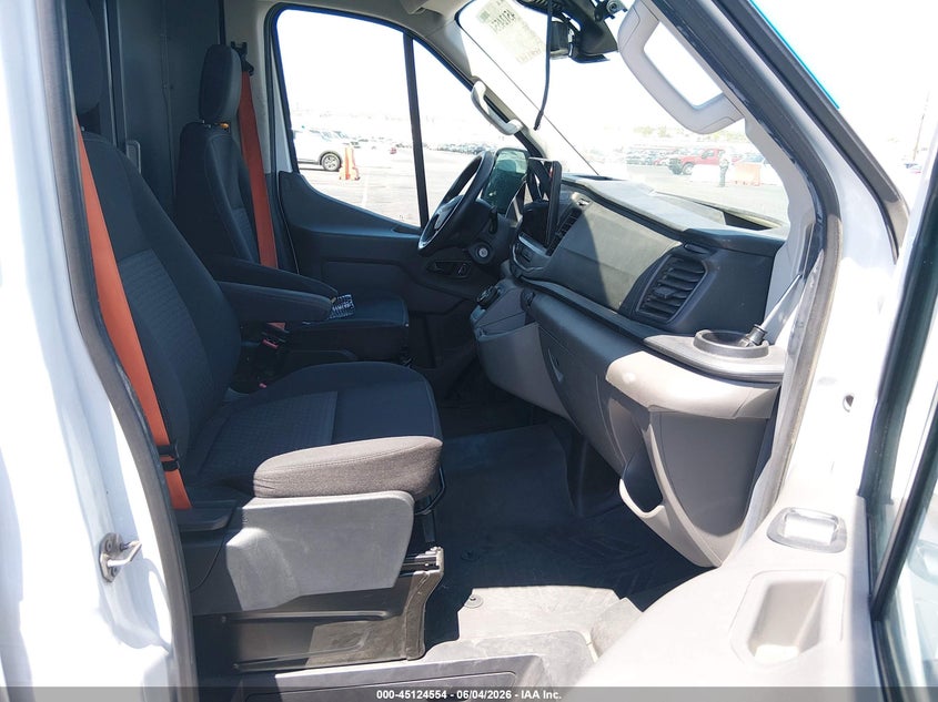 2022 FORD E-TRANSIT-350 CARGO VAN auction photo 5