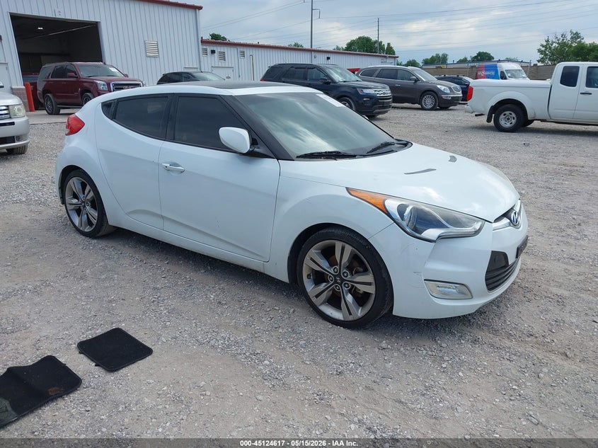 2013 HYUNDAI VELOSTER auction photo 1