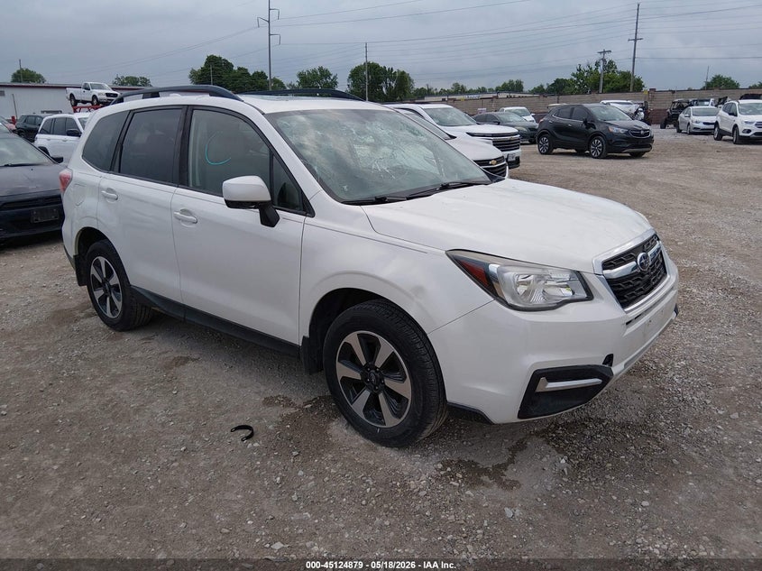 Vin: jf2sjaec8hh402569, lot: 45622496, subaru forester 2.5i premium 2017 img_1