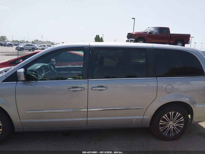 2014 Chrysler Town & Country S VIN: 2C4RC1HG7ER310522 Lot: 45124901