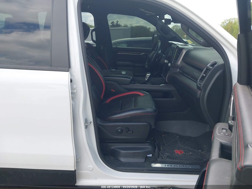 2021 RAM 1500 6.2L V-8 SUPERCHARGE(VIN: 1C6SRFU95MN832475
