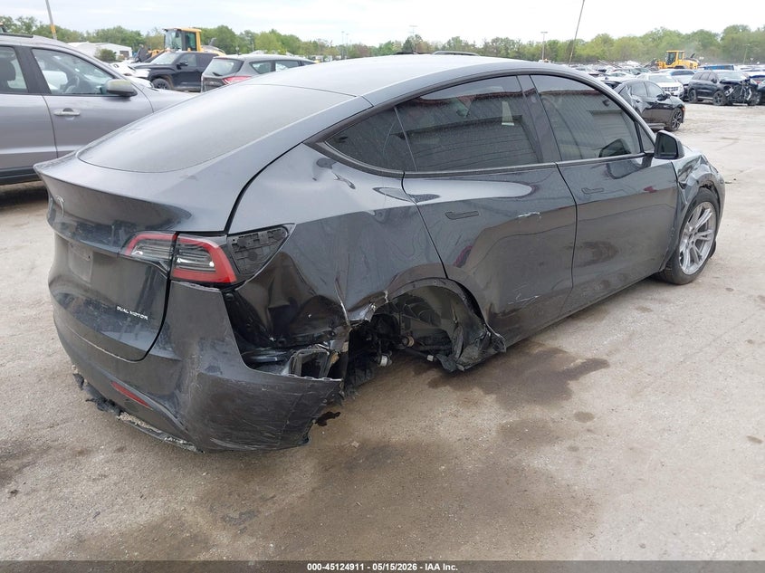 2024 TESLA MODEL Y auction photo 4