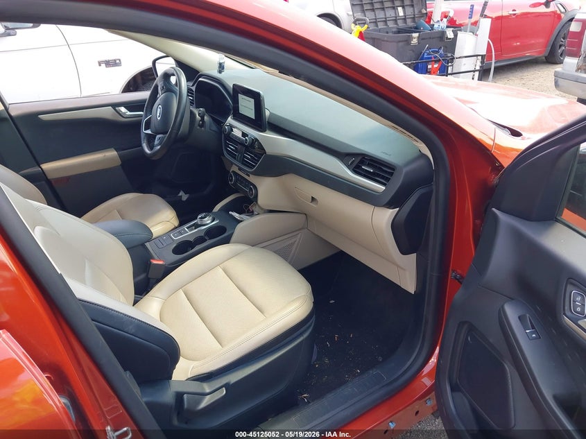 VIN 1FMCU9BZ3LUB11958 2020 FORD ESCAPE SE SPORT HYBRID