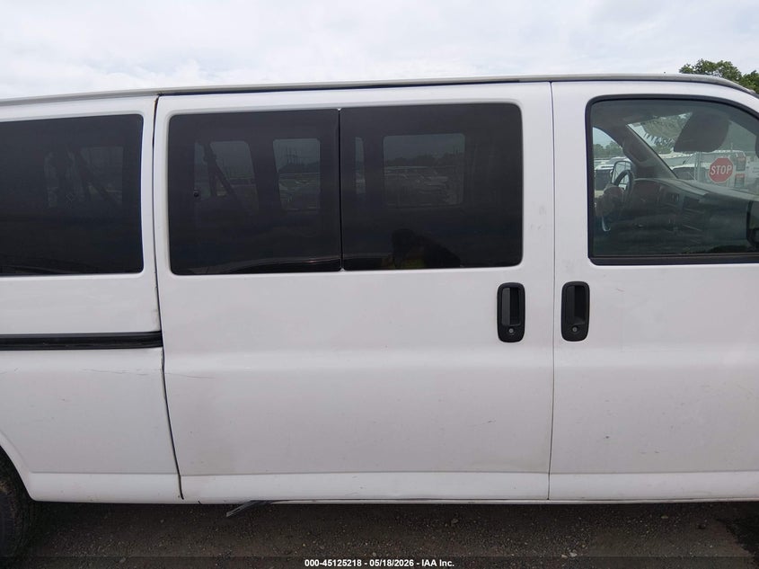 2022 CHEVROLET EXPRESS PASSENGER auction photo 8