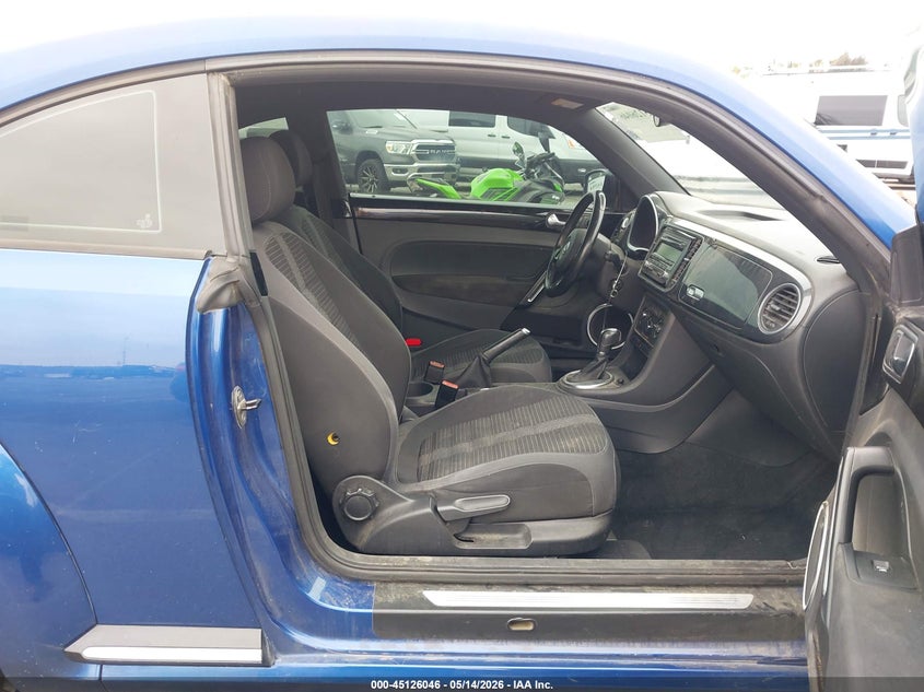 2012 Volkswagen Beetle 2.0 2.0T Turbo blue Lot 111045126046 Vin 3VWVA7AT9CM611244