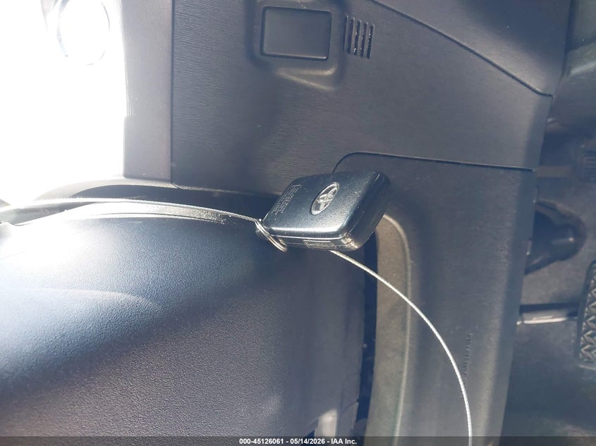 2013 TOYOTA PRIUS HATCHBACK 1.8L I-4 DOHC, VVT, 98HP