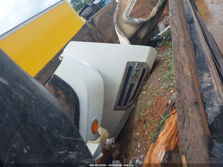 2019 WESTERN STAR 4700 SET FORWARD AXLE auction photo 7