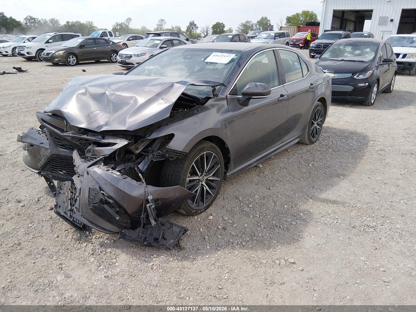 2022 TOYOTA CAMRY auction photo 2