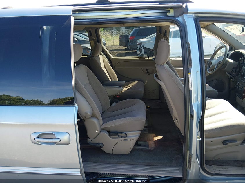 2003 Chrysler Town & Country Lx VIN: 2C4GP44L33R295692 Lot: 45127238