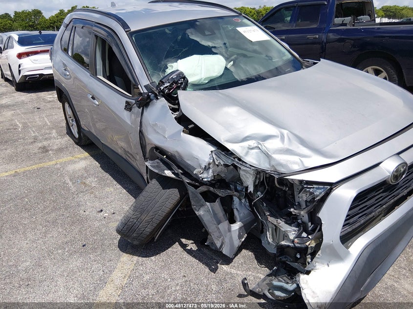 2020 TOYOTA RAV4 auction photo 6