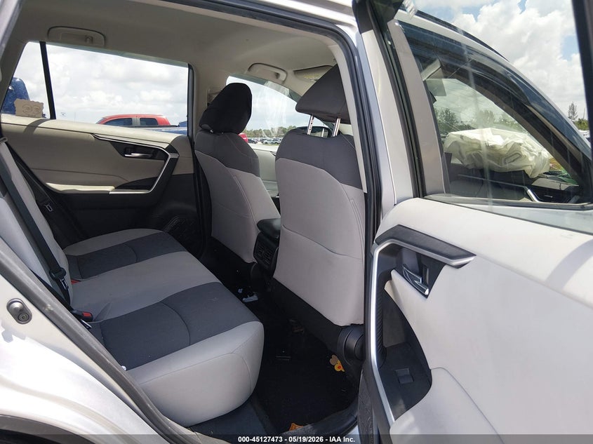 2020 TOYOTA RAV4 auction photo 8