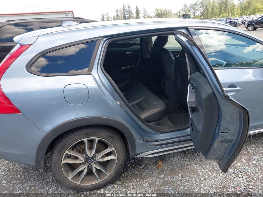 2017 Volvo V60 Cross Country T5 VIN: YV440MWK3H1036947 Lot: 45127609