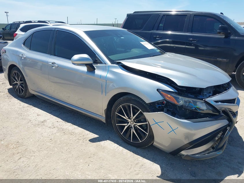 2022 TOYOTA CAMRY  (VIN: 4T1T11AK5NU686192)