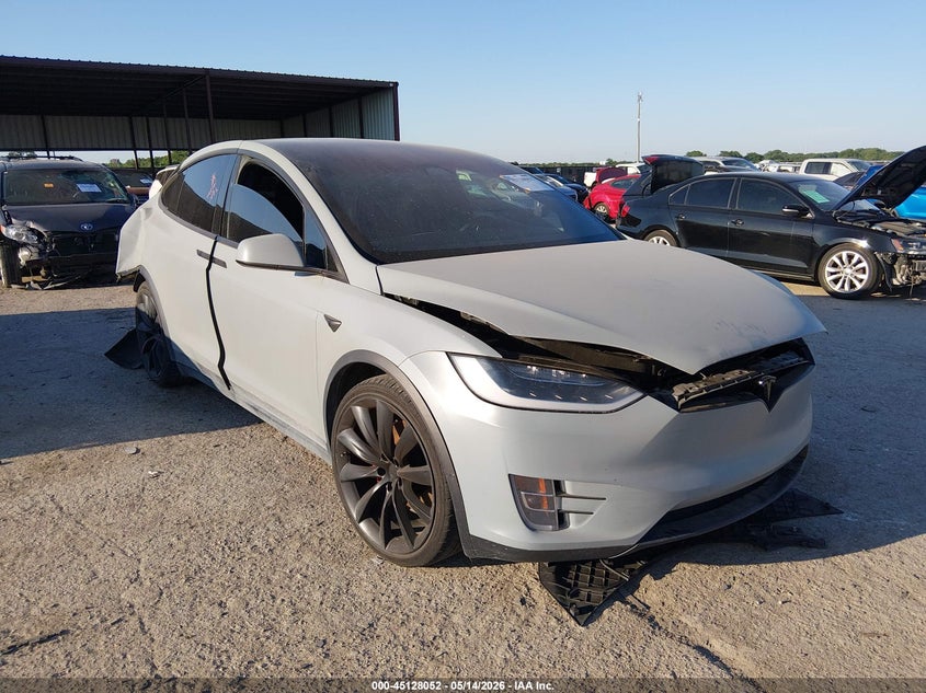 Vin: 5yjxcbe49hf075984, lot: 45625668, tesla model x p100d 2017 img_1
