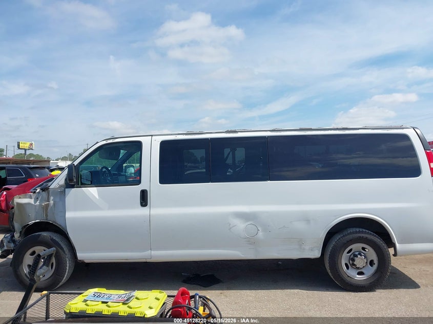 2012 Chevrolet 6.0 Express 3500 Lt white Lot 111045128220 Vin 1GAZG1FG3C1158014