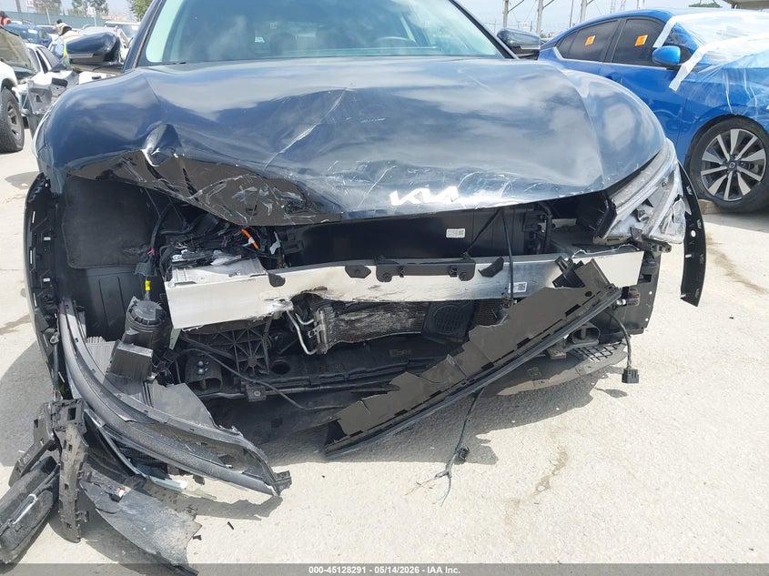 2025 KIA EV6 auction photo 6