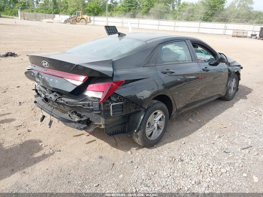 2026 HYUNDAI ELANTRA auction photo 4