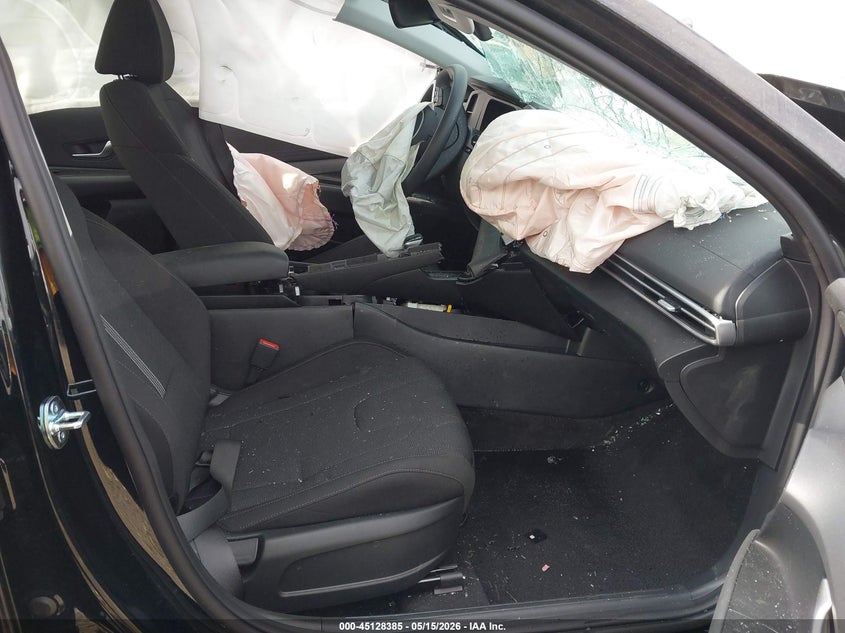 2026 HYUNDAI ELANTRA auction photo 5