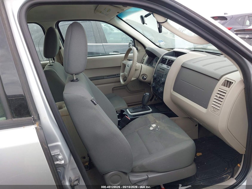 1FMCU0C7XAKA62887 2010 Ford Escape 2.5 Xls silver