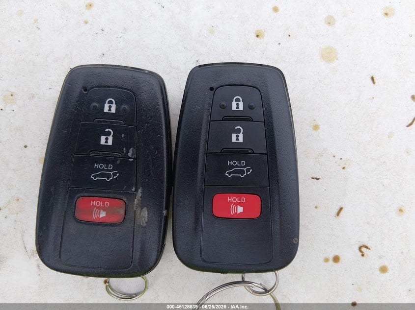 2022 TOYOTA RAV4 HYBRID XLE — Photo 11