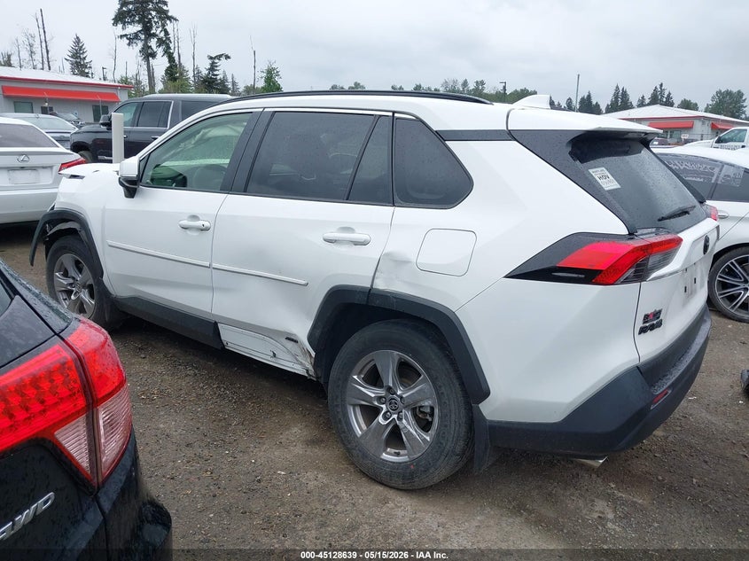 2022 TOYOTA RAV4 HYBRID XLE — Photo 14