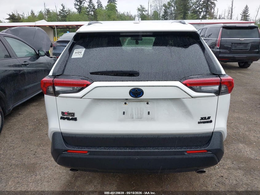 2022 TOYOTA RAV4 HYBRID XLE — Photo 16