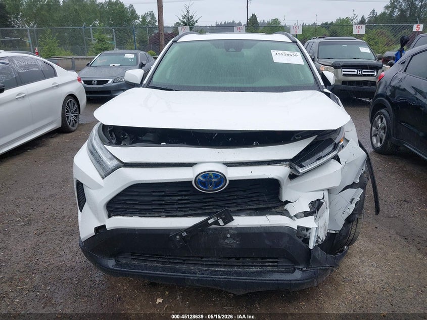2022 TOYOTA RAV4 HYBRID XLE — Photo 6