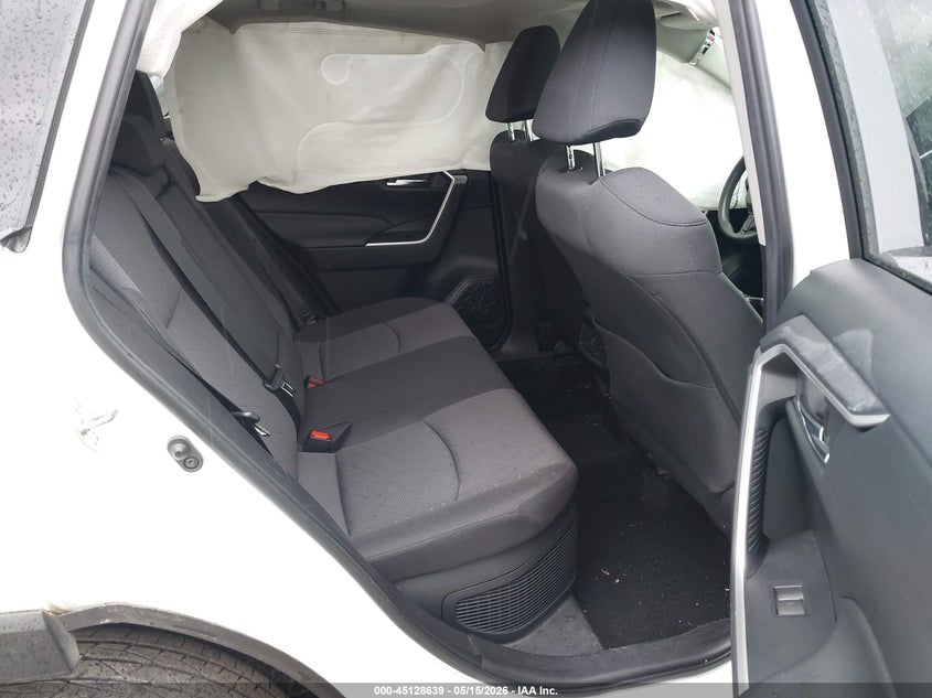 2022 TOYOTA RAV4 HYBRID XLE — Photo 8