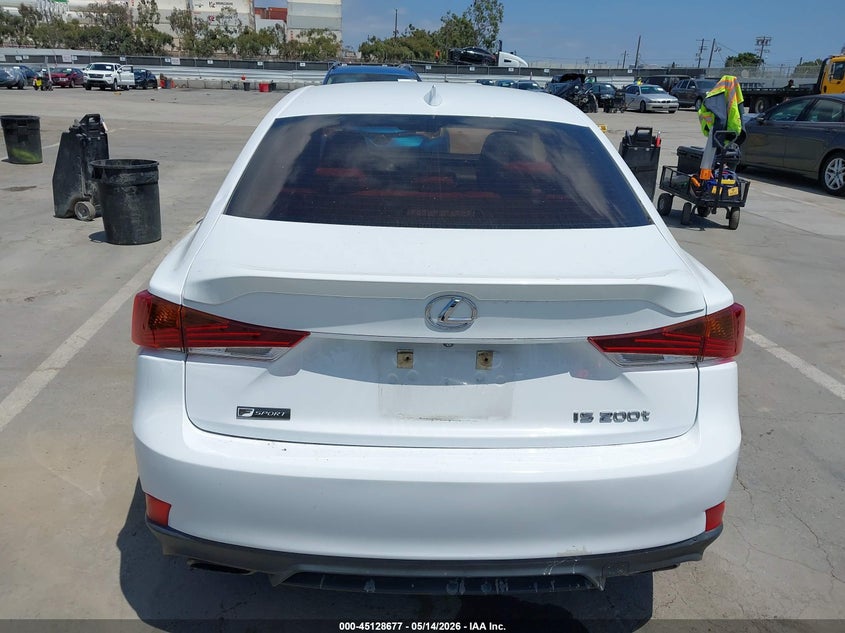 2017 LEXUS IS 200T — Фото 17