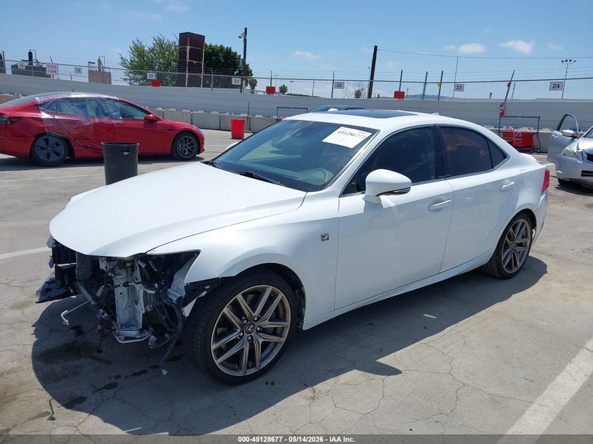 2017 LEXUS IS 200T — Фото 2