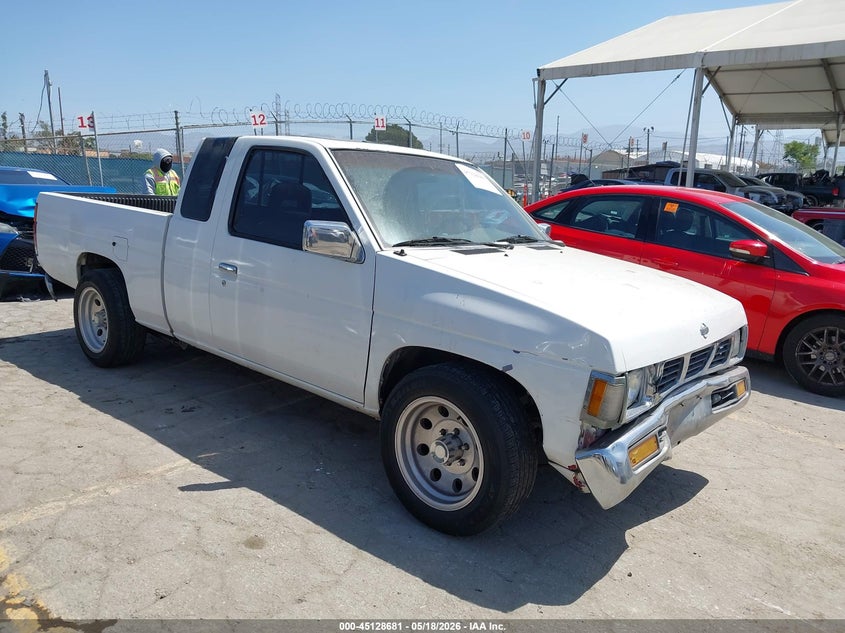 1996 NISSAN TRUCK KING CAB SE/KING CAB XE