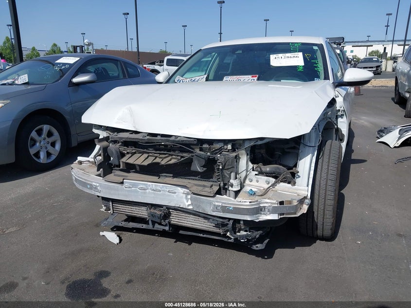 VIN 1HGCV1F16KA134806 2019 HONDA ACCORD LX