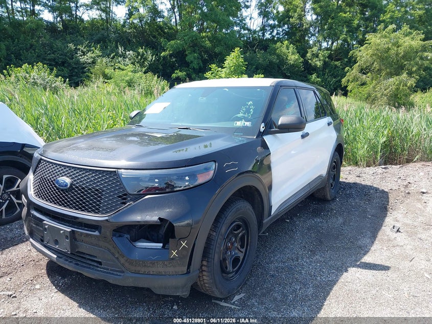2023 FORD POLICE INTERCEPTOR UTILITY auction photo 2