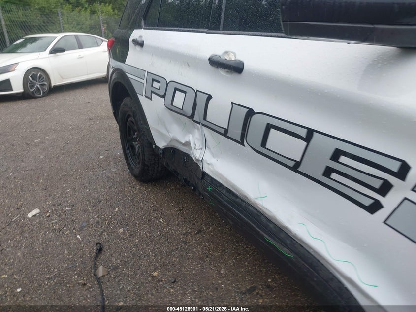 2023 FORD POLICE INTERCEPTOR UTILITY auction photo 6