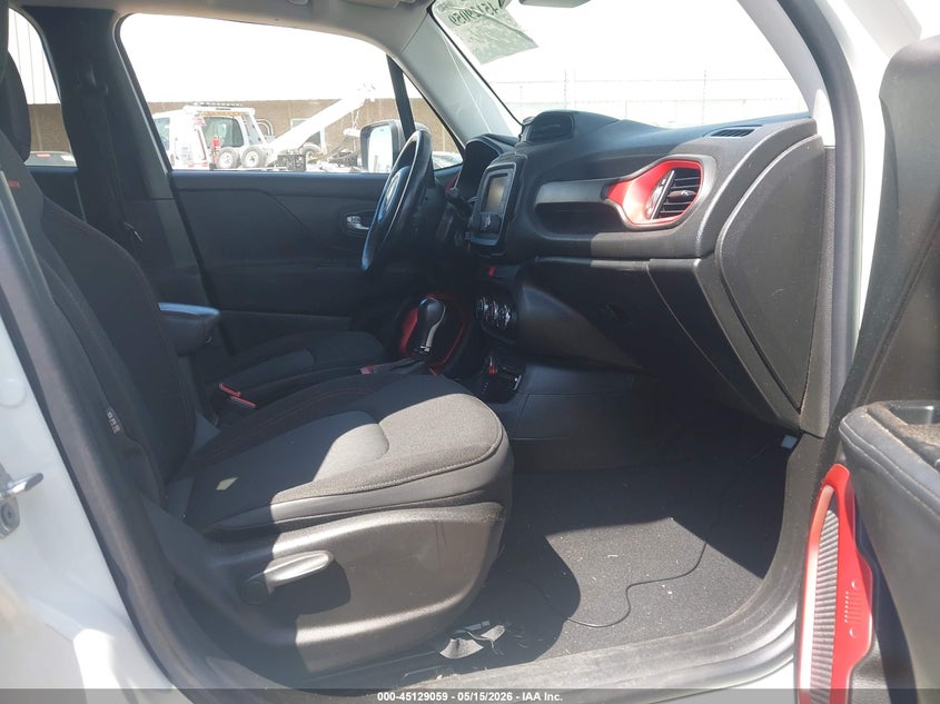 2016 JEEP RENEGADE auction photo 5
