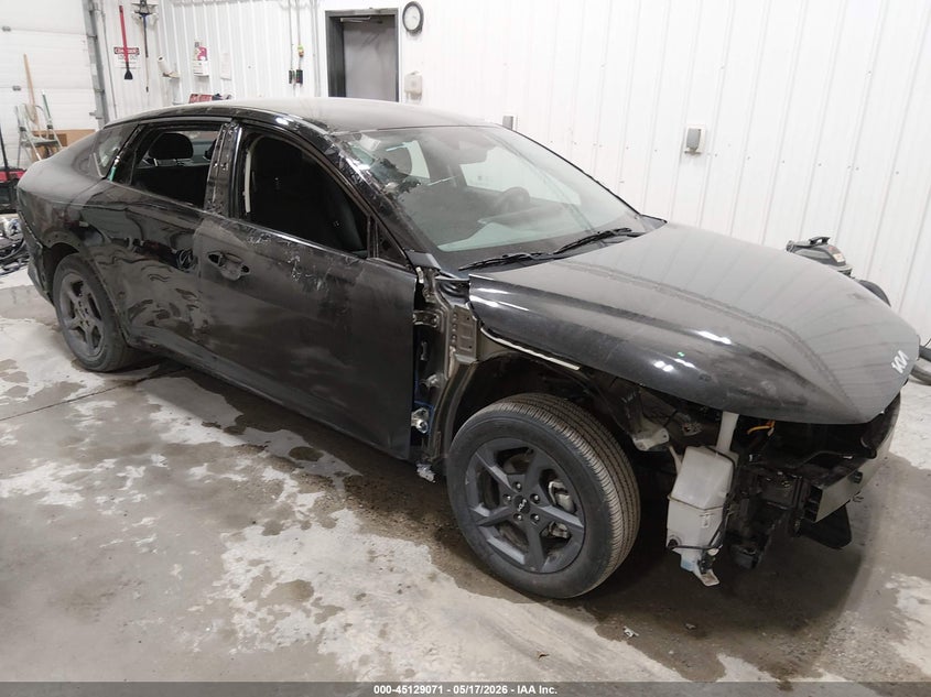 Vin: 3kpft4de9se192978, lot: 45626687, kia k4 lxs 2025 img_1