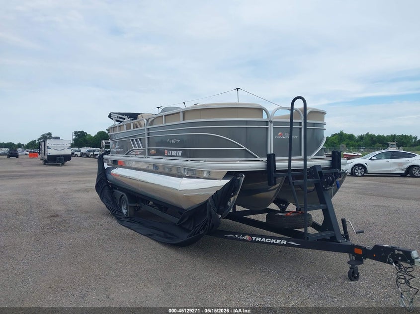 2023 SUNTRACKER PH30 PONTOON BOAT auction photo 1