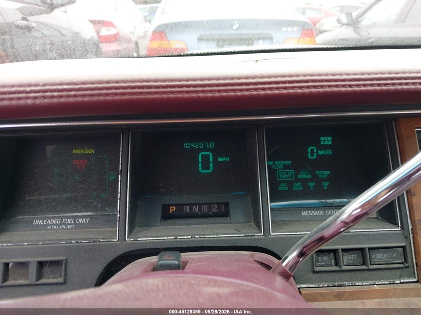 1994 Lincoln Town Car Signature/Tournament VIN: 1LNLM82W3RY718394 Lot: 45129359