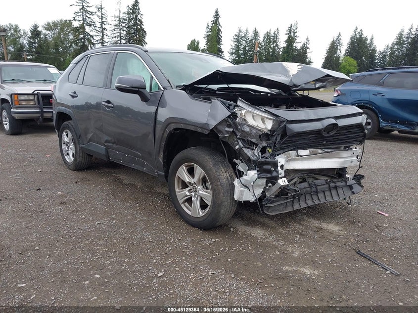 2021 TOYOTA RAV4 XLE — Photo gallery